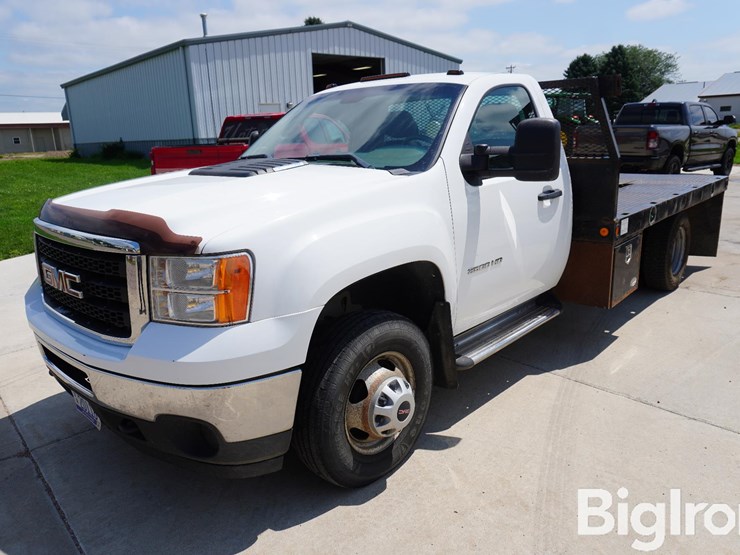 2011-gmc-sierra-3500-image-1