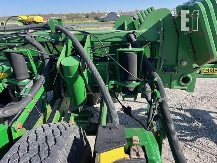 2009-john-deere-1770nt-image-28
