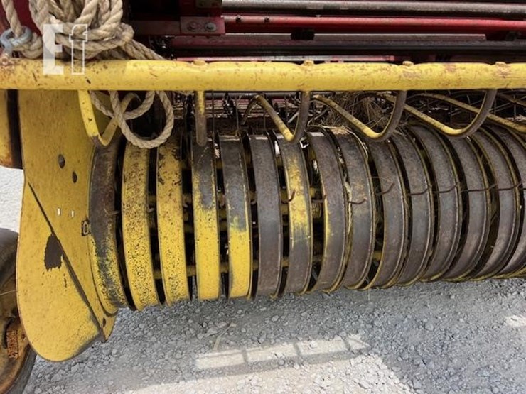 new-holland-852-image-10