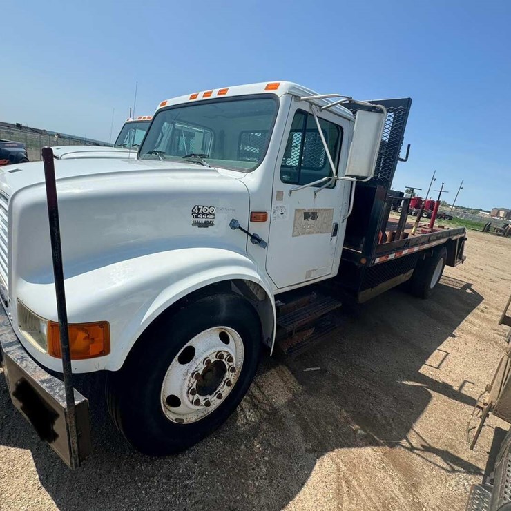 2000 INTERNATIONAL 4700