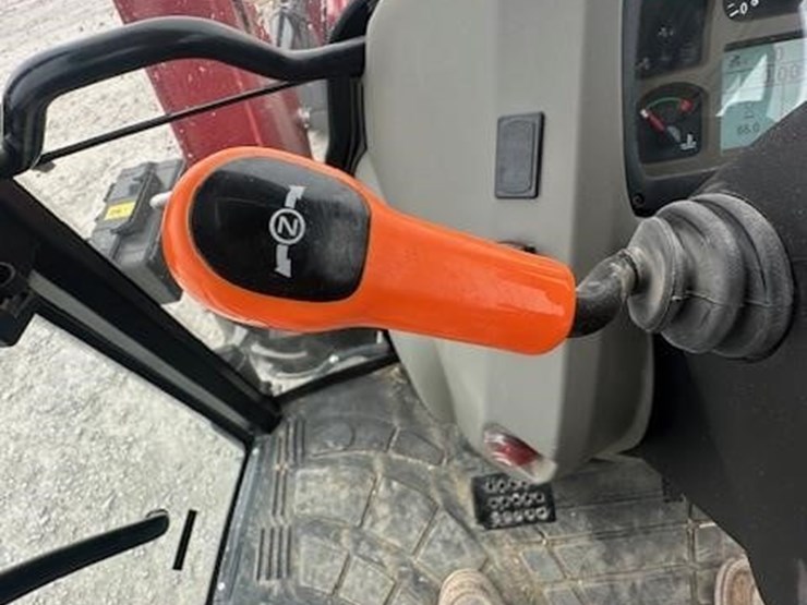 2021-case-ih-farmall-75a-image-38
