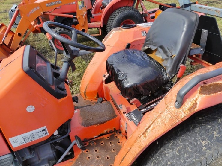 2010-kubota-l3400-image-9