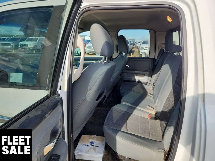 2014-ram-1500-slt-image-12