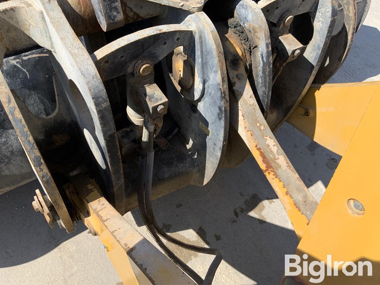 2014-caterpillar-950k-image-11