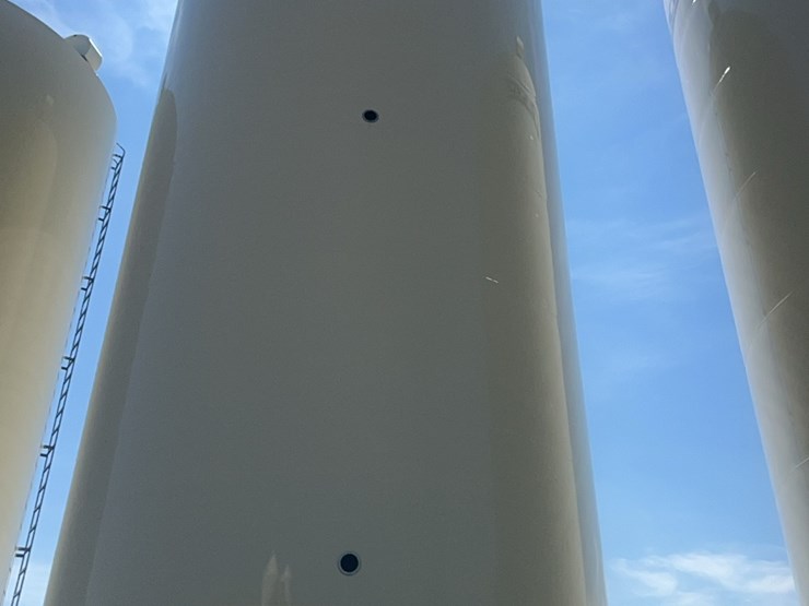 concept-7,500-bu.-hopper-bin,-equipped-with-bin-fan-with-3-phase-agi-grainguard-10-hp-electric-motor.-image-16