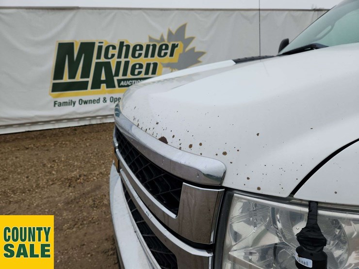 2014-chevrolet-silverado-2500hd-lt-image-29