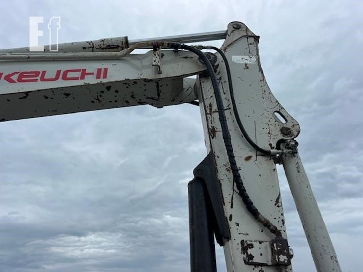 takeuchi-tb175-image-16