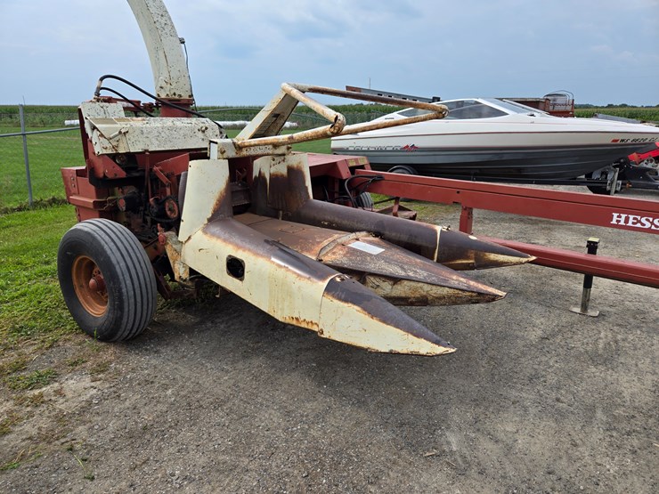 hesston-7160-image-7