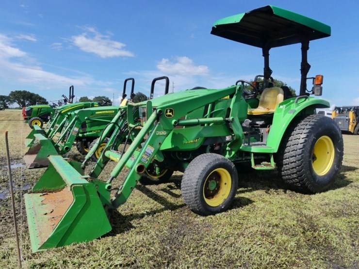 john-deere-4044m-image-1