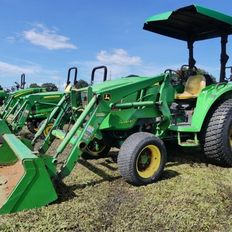 JOHN DEERE 4044M