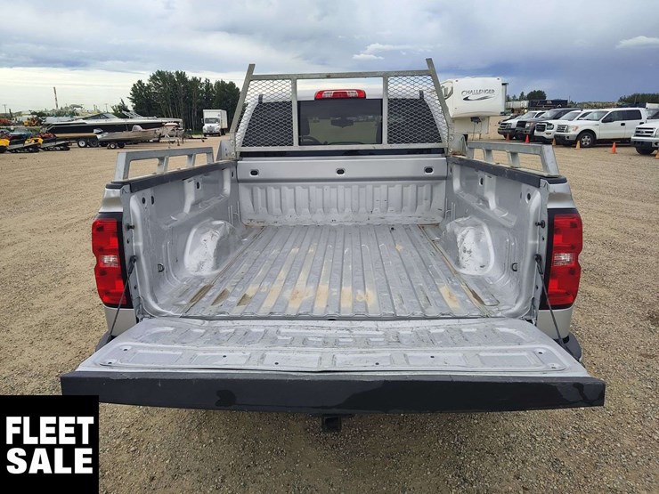 2018-chevrolet-silverado-1500-image-18