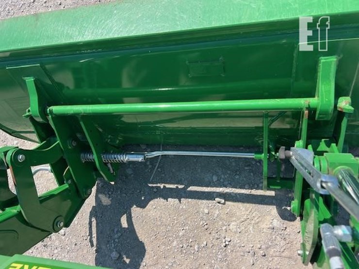 2021-john-deere-5075e-image-14