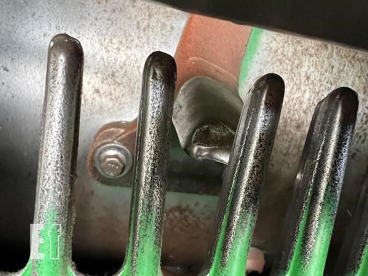 2014-john-deere-s680-image-40