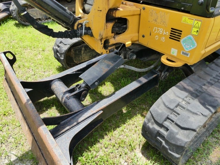 caterpillar-303.5-image-13