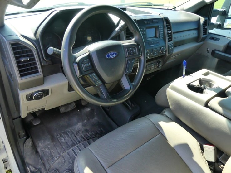 2019-ford-f250-xl-image-16