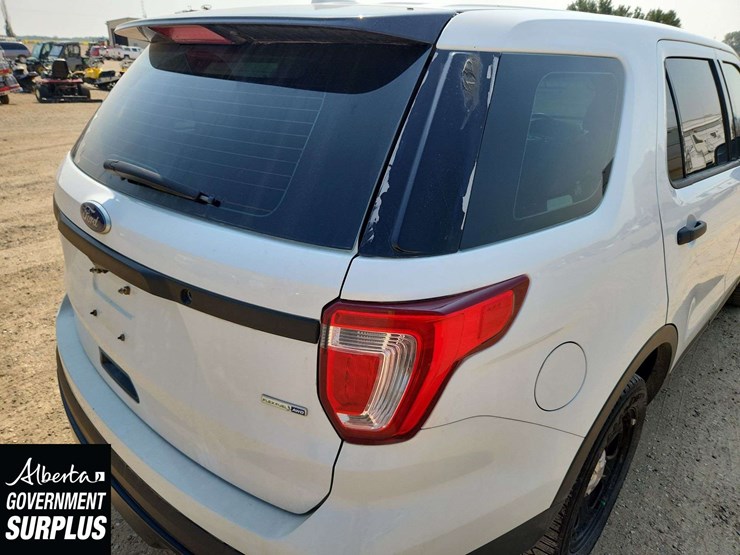 2017-ford-explorer-image-31