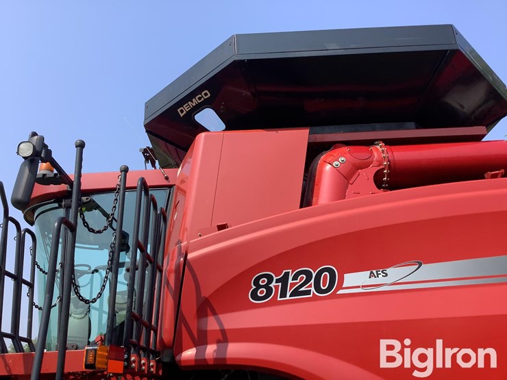 2010-case-ih-8120-image-18