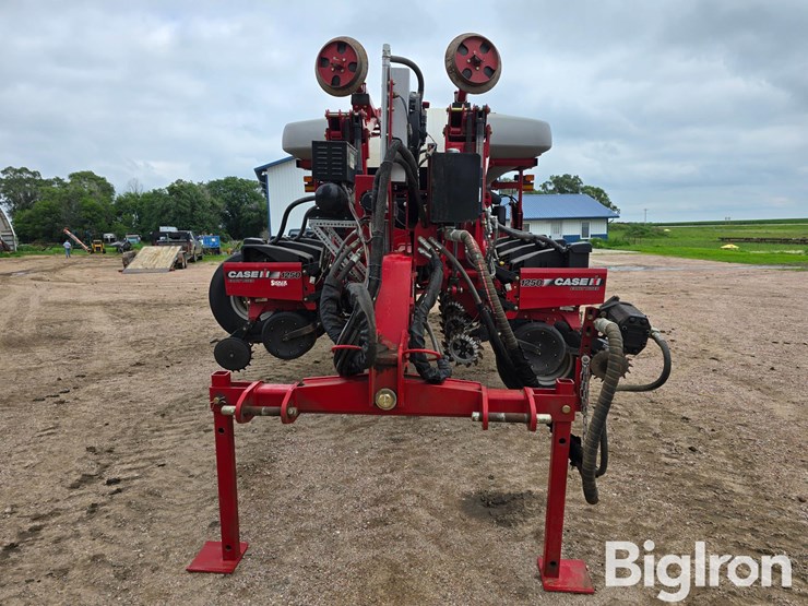 2012-case-ih-1250-image-2