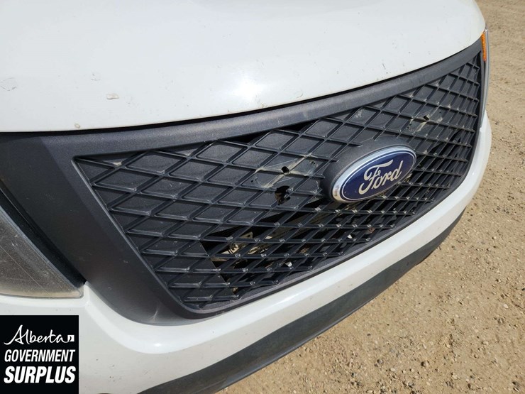 2015-ford-explorer-image-27