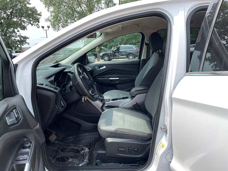 2015-ford-escape-se-image-54