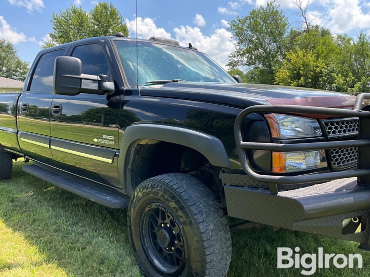 2006-chevrolet-silverado-2500-image-10