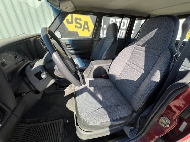 1999-jeep-cherokee-image-23