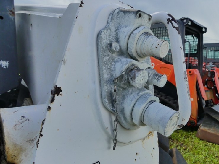 2016-bobcat-s850-image-11
