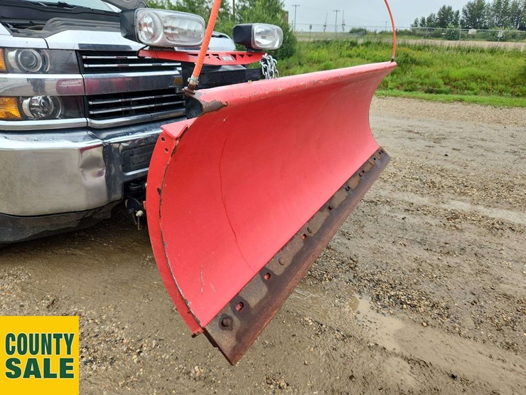 2015-chevrolet-silverado-2500hd-image-16