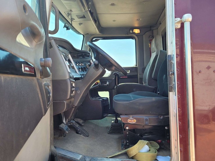 2015-kenworth-t800-image-8