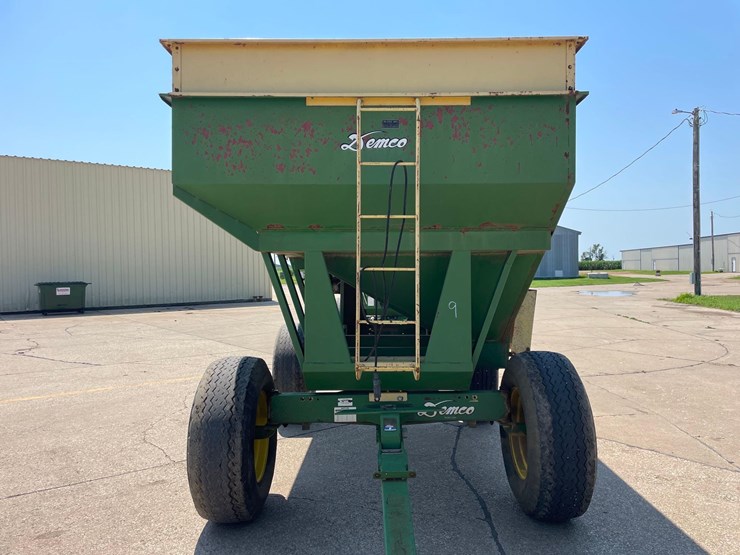 demco-325-image-2