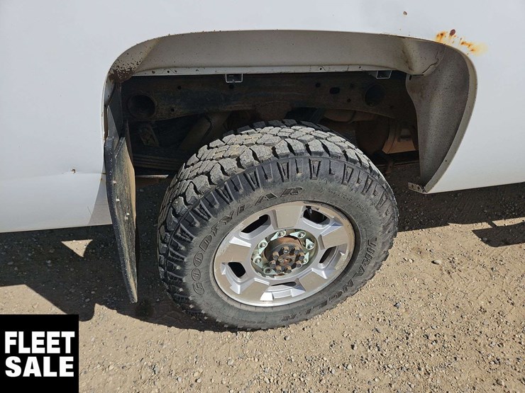 2012-chevrolet-silverado-2500hd-image-26