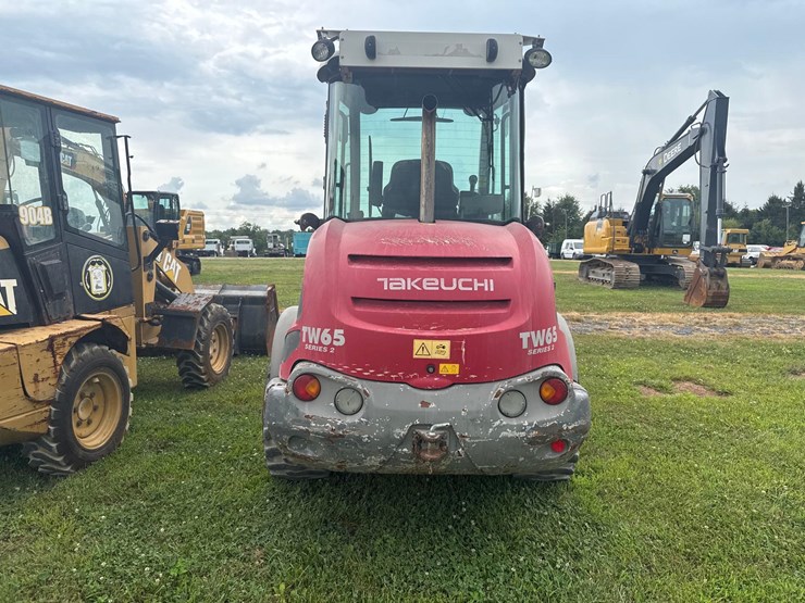 2015-takeuchi-tw65-image-3