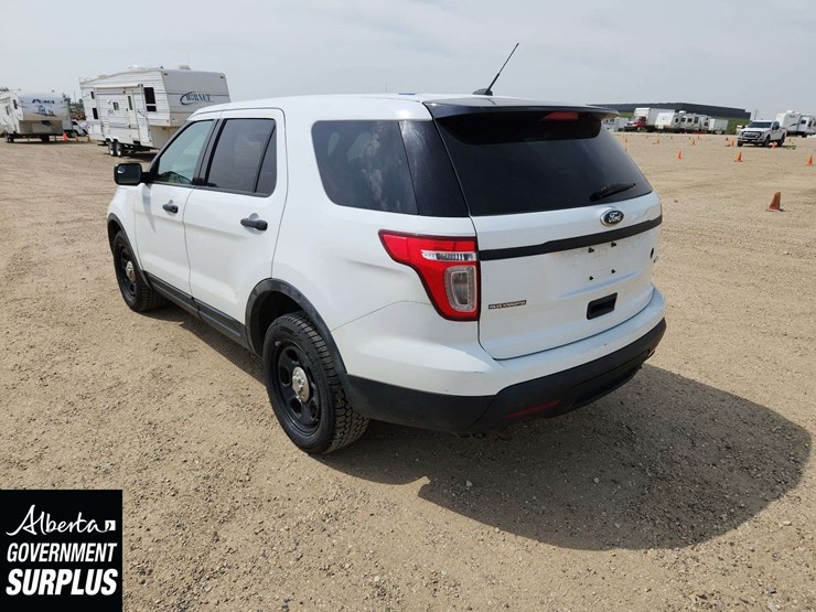 2015-ford-explorer-image-3