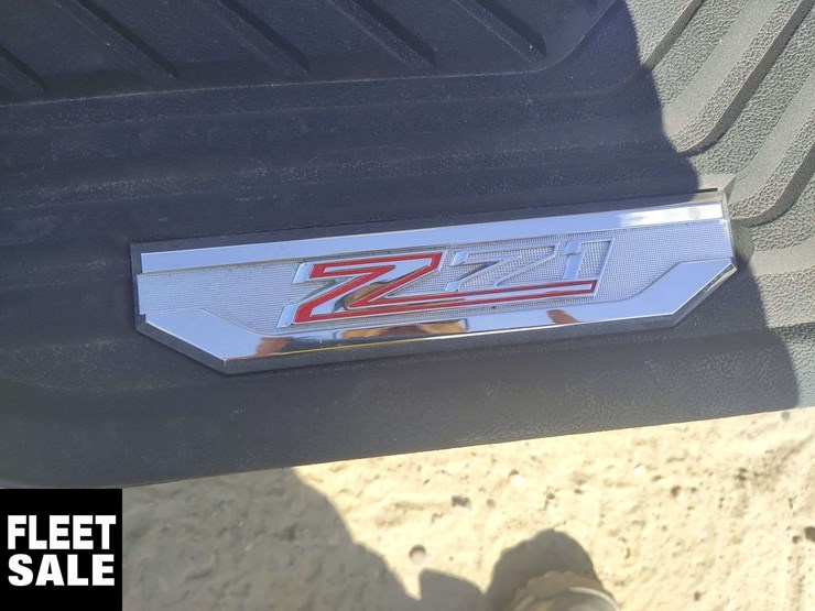 2019-chevrolet-1500-image-3