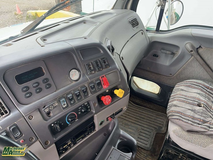 1998-ford-9500-image-5