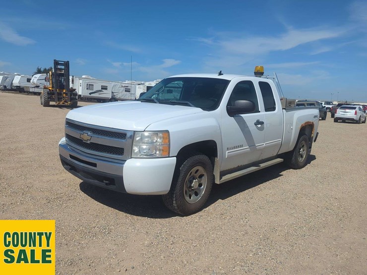 2011-chevrolet-silverado-1500-image-1