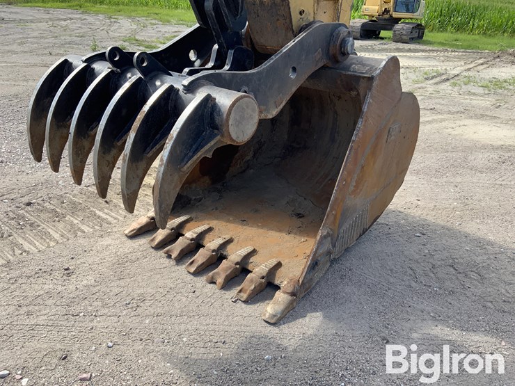 2006-caterpillar-330dl-image-11