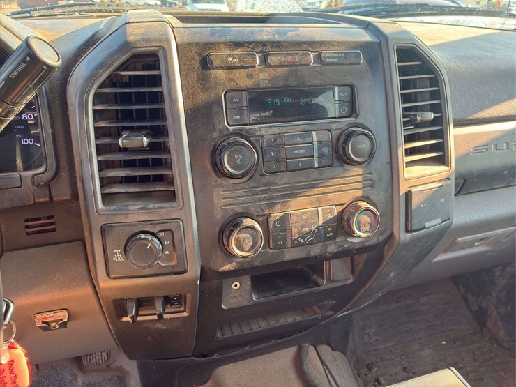 2017-ford-f350-image-11
