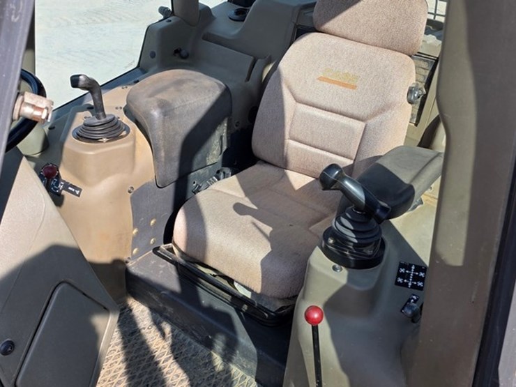 2012-case-850l-xlt-image-63