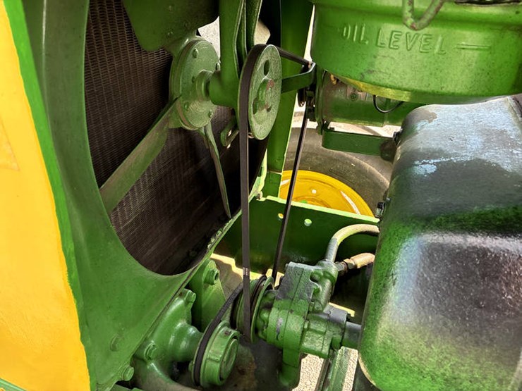 1958-john-deere-820-image-22