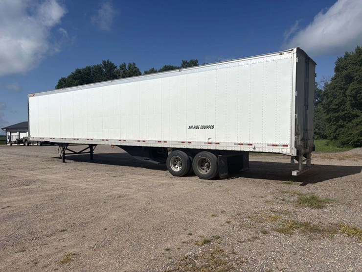 2015-great-dane-53'-x-102"-image-3