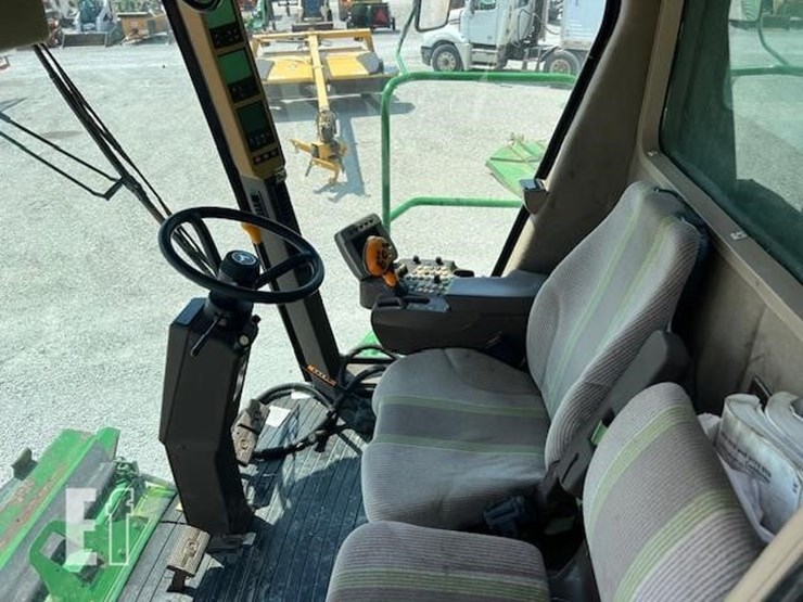 2009-john-deere-9670-sts-image-76