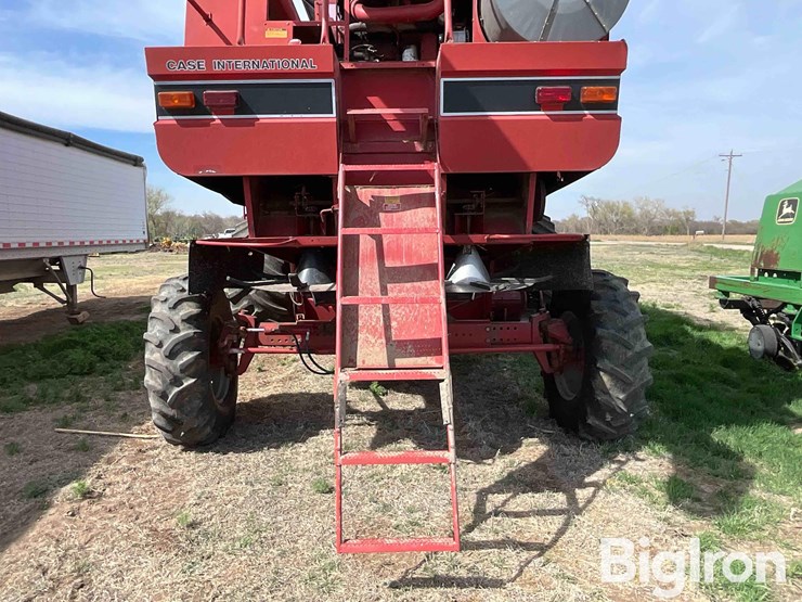 1990-case-ih-1680-image-13