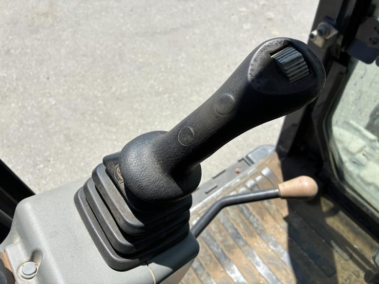 2019-bobcat-e85-image-21