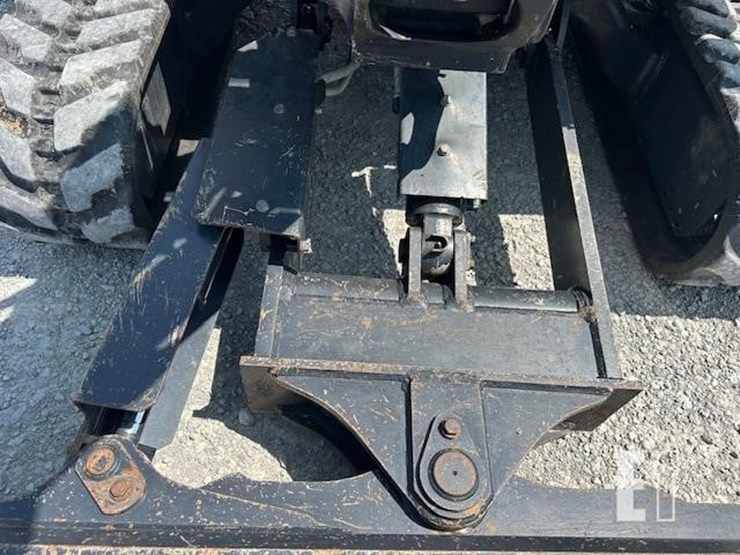 2014-deere-35g-image-12