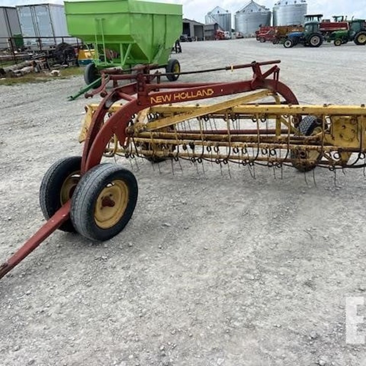 NEW HOLLAND 256