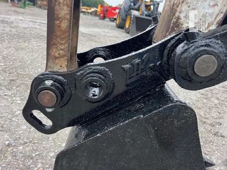 takeuchi-tb260-image-16