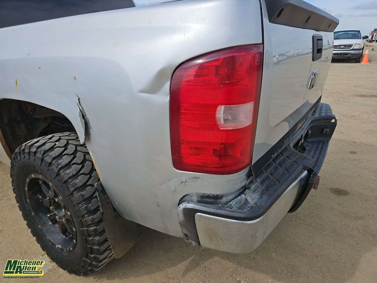 2010-chevrolet-silverado-1500-image-37