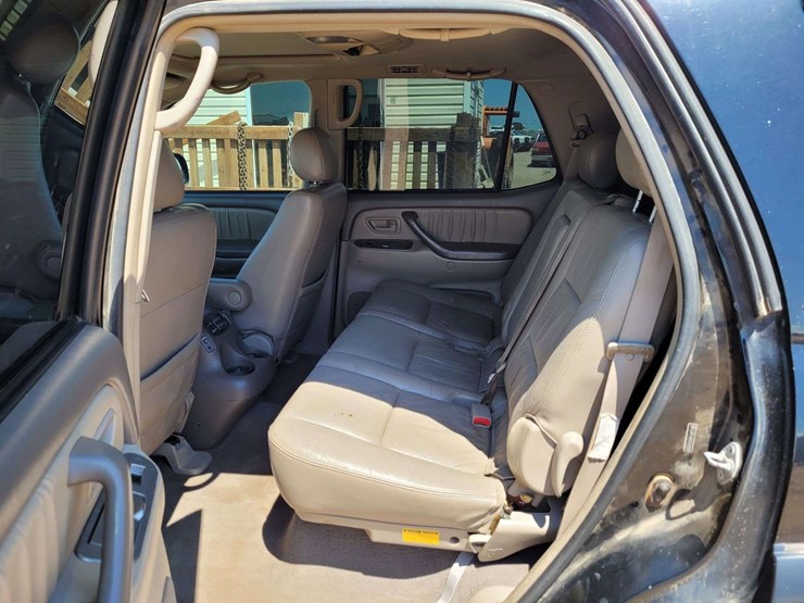 2005-toyota-sequoia-limited-image-6