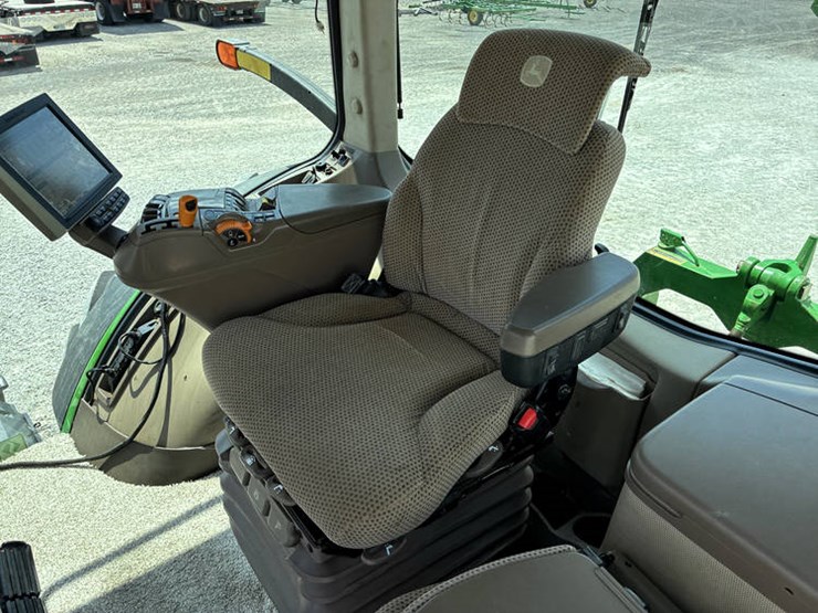 2018-john-deere-8400r-image-73